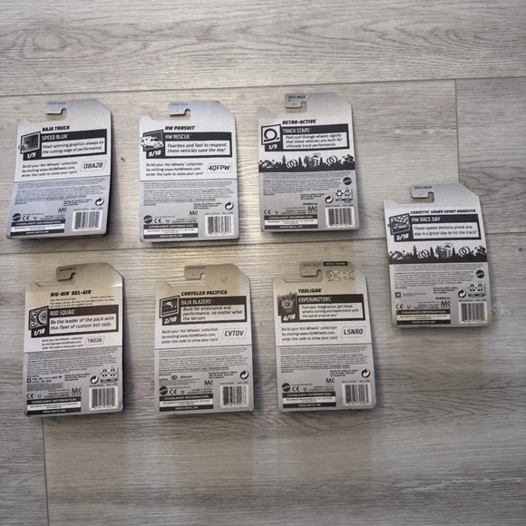 Hot Wheels Cars Lot Of 7 Bellair Cruiser Corvette Pacifica Race Track Rescue - Picture 2 of 9